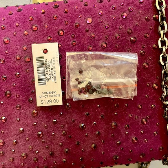 New clutch never worn - Picture 4 of 4